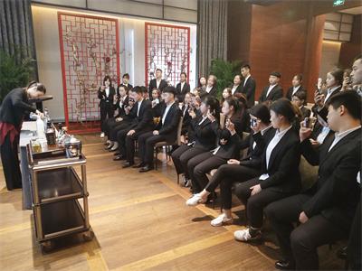 旅游分院2018级酒店管理专业学生参观长春凯悦酒店
